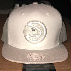 Mitchell & Ness adjustable fit SnapBack ATL HAWKS